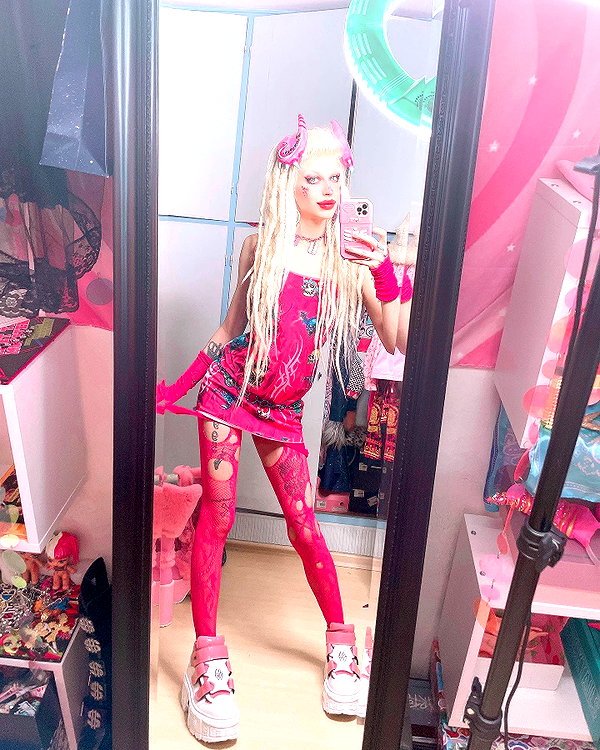 kriiizellda instagram image archive image