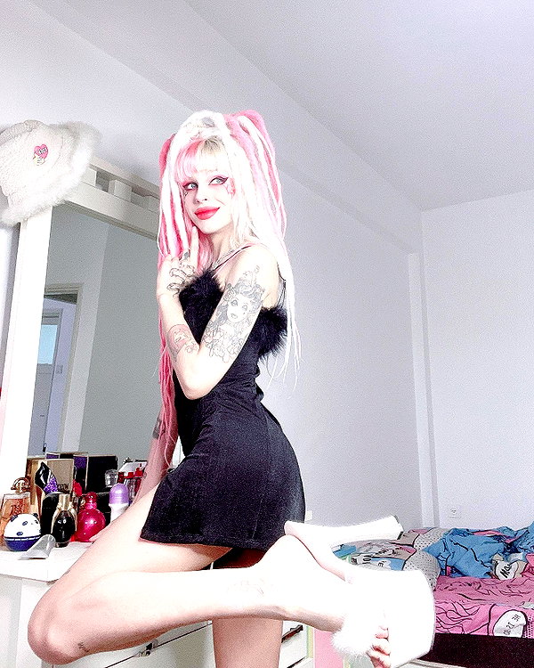 kriiizellda instagram image archive image