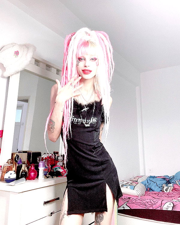 kriiizellda instagram image archive image