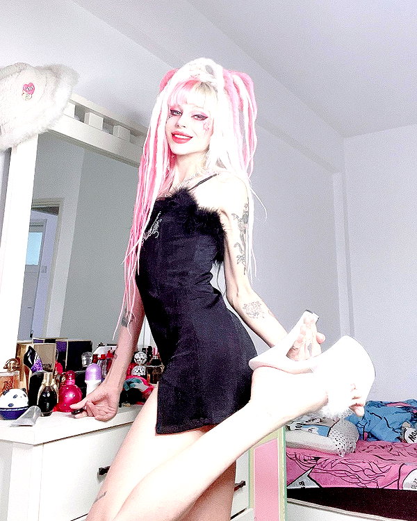 kriiizellda instagram image archive image