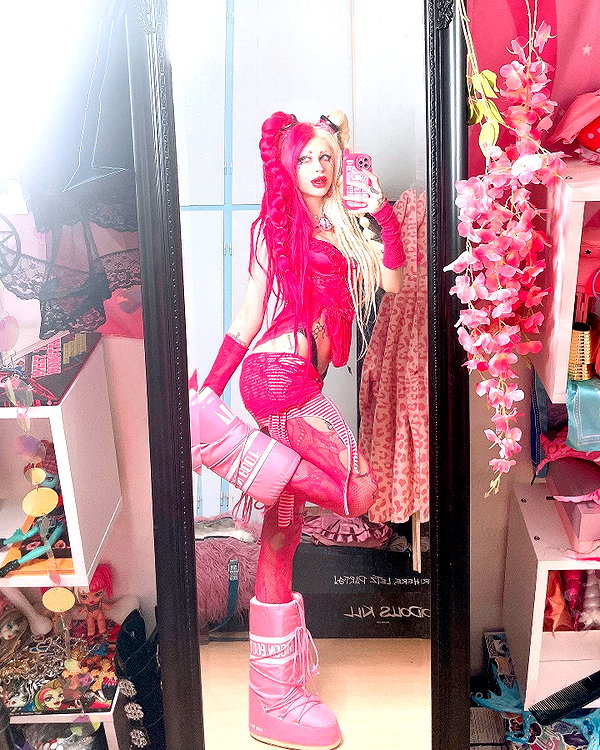 kriiizellda instagram image archive image