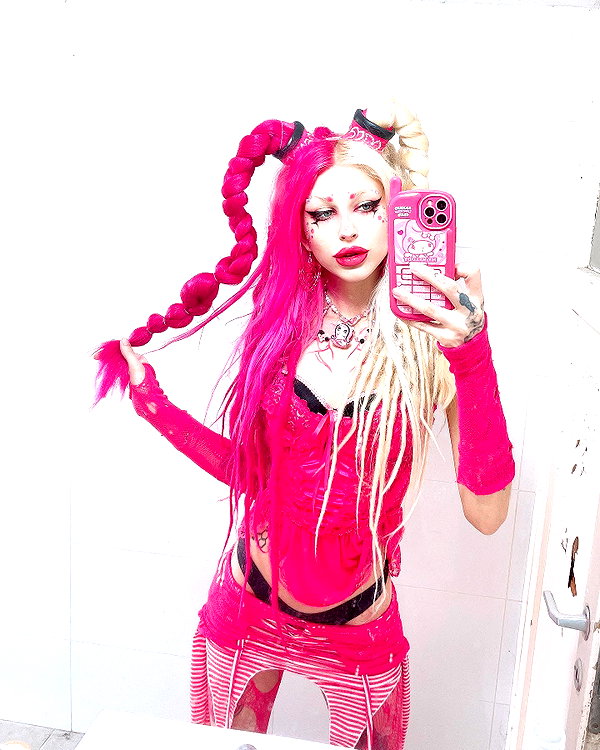 kriiizellda instagram image archive image