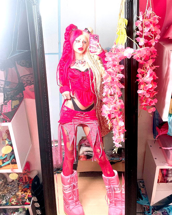 kriiizellda instagram image archive image