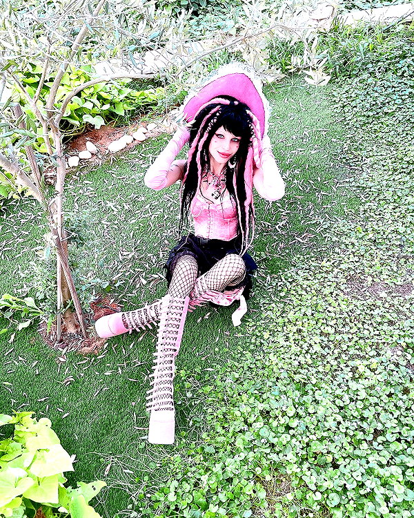 kriiizellda instagram image archive image