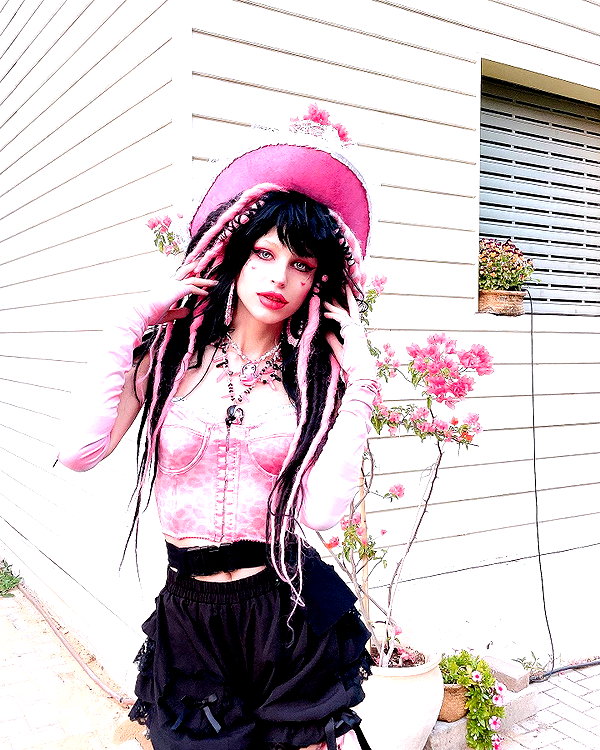 kriiizellda instagram image archive image