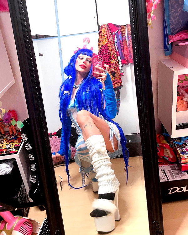 kriiizellda instagram image archive image