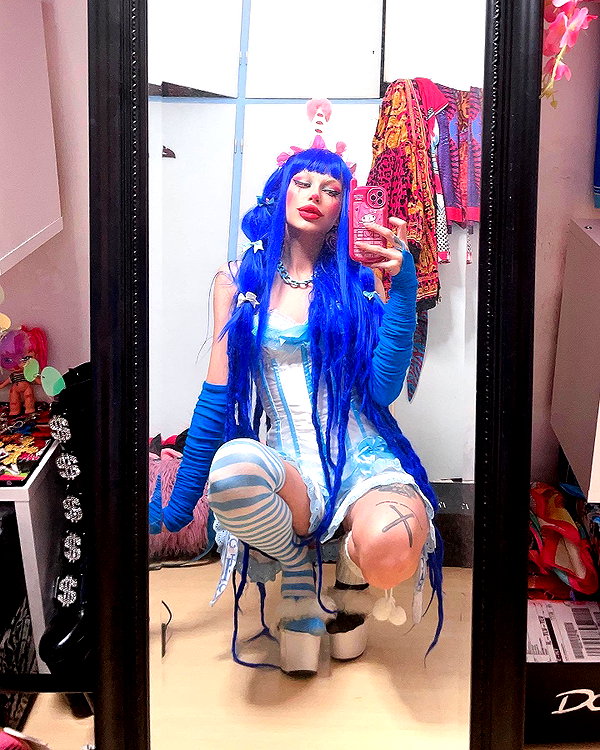 kriiizellda instagram image archive image