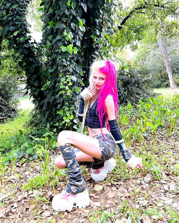 kriiizellda instagram image archive image