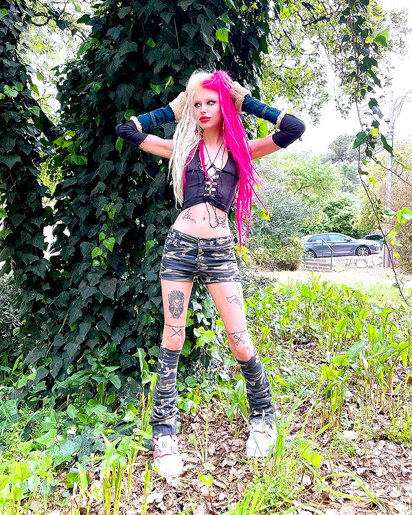 kriiizellda instagram image archive image