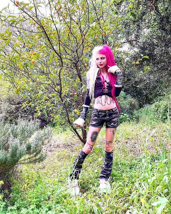 kriiizellda instagram image archive image