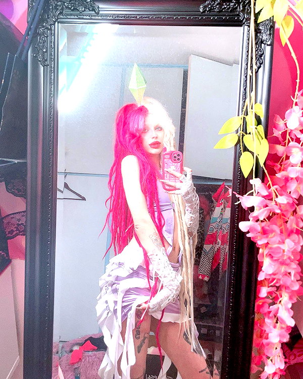 kriiizellda instagram image archive image