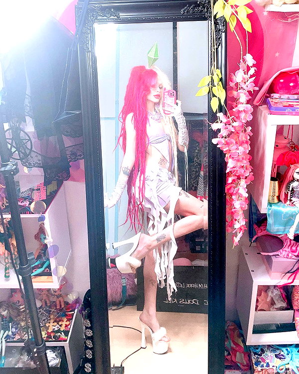 kriiizellda instagram image archive image