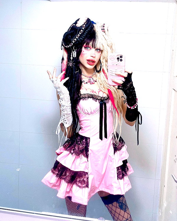 kriiizellda instagram image archive image