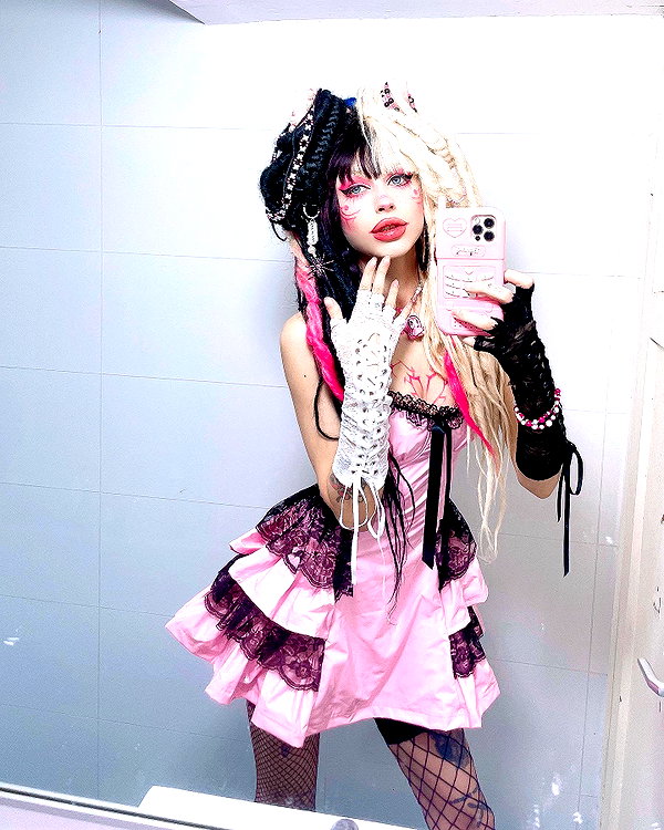 kriiizellda instagram image archive image
