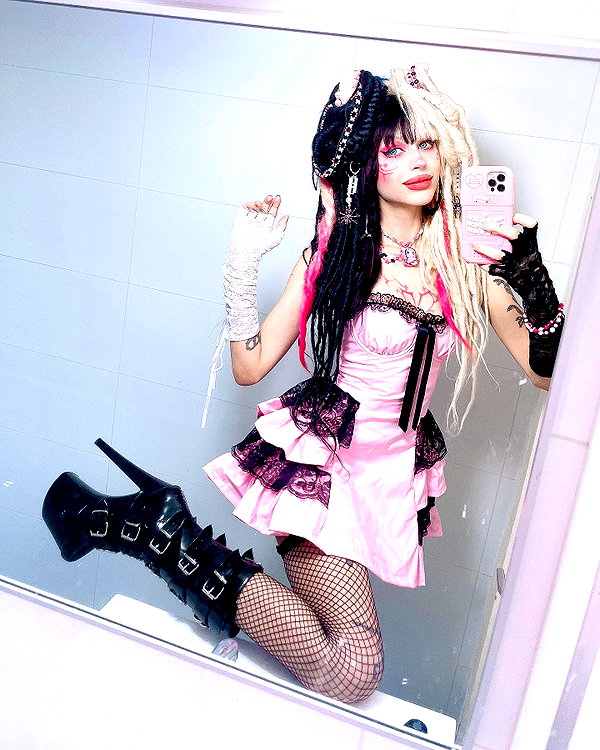 kriiizellda instagram image archive image