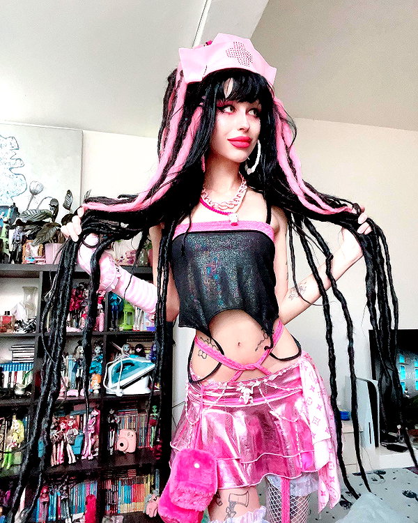 kriiizellda instagram image archive image