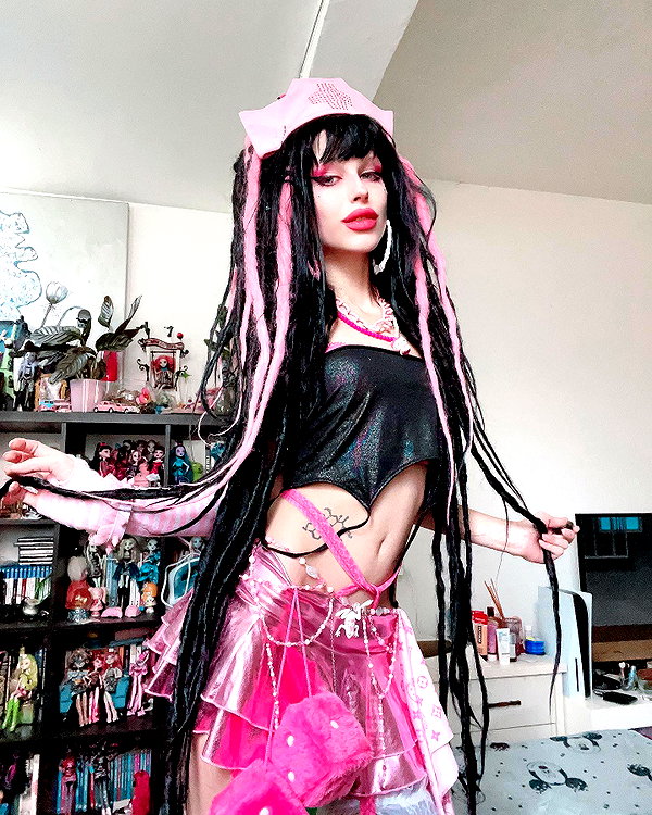 kriiizellda instagram image archive image