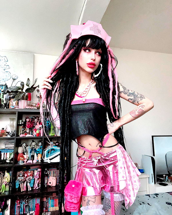 kriiizellda instagram image archive image