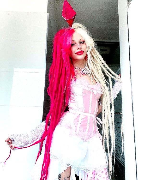 kriiizellda instagram image archive image