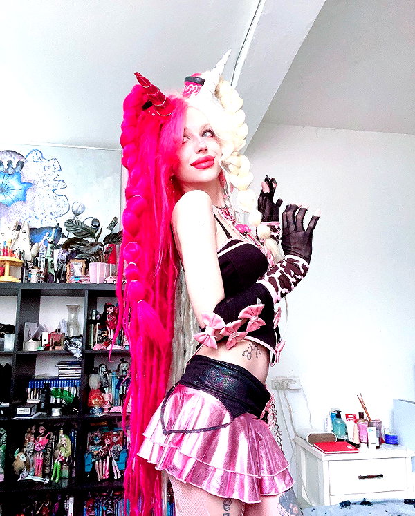kriiizellda instagram image archive image