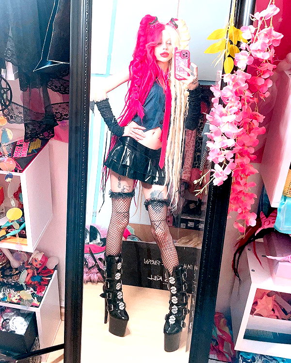 kriiizellda instagram image archive image