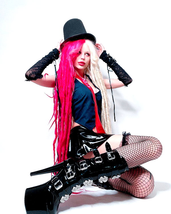 kriiizellda instagram image archive image