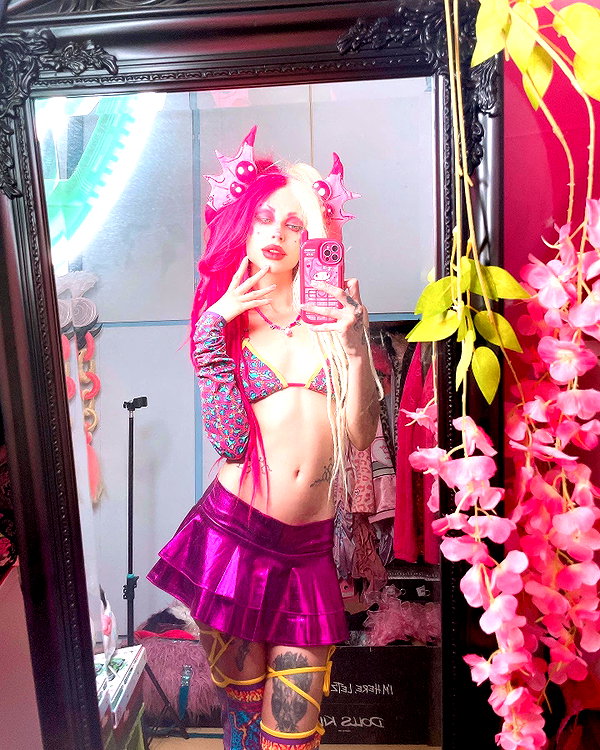 kriiizellda instagram image archive image