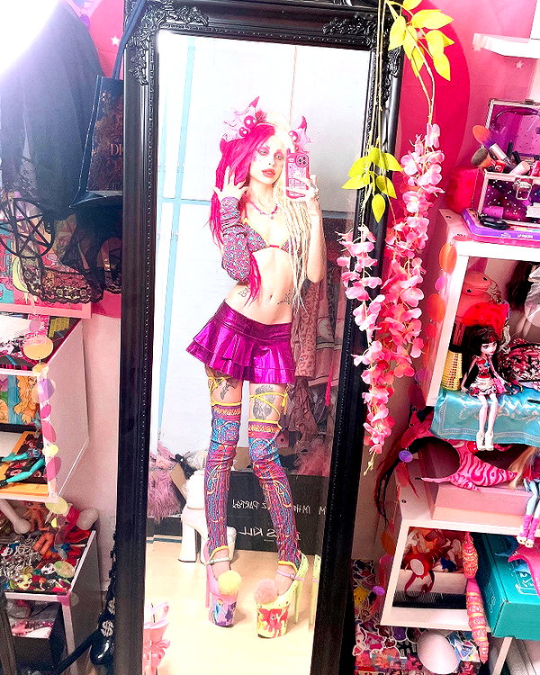 kriiizellda instagram image archive image