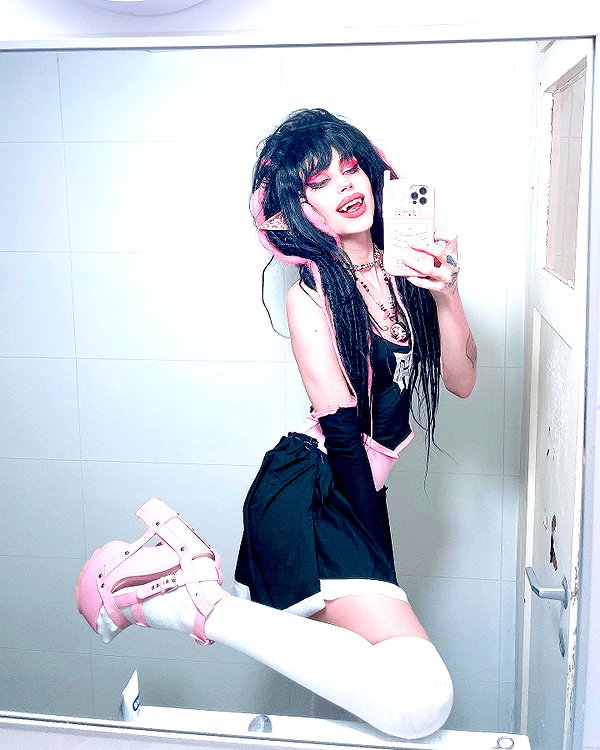 kriiizellda instagram image archive image