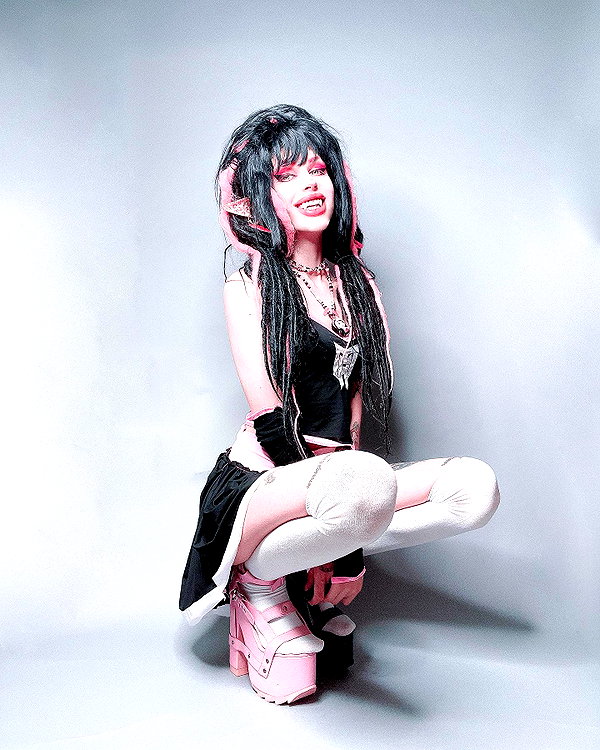 kriiizellda instagram image archive image
