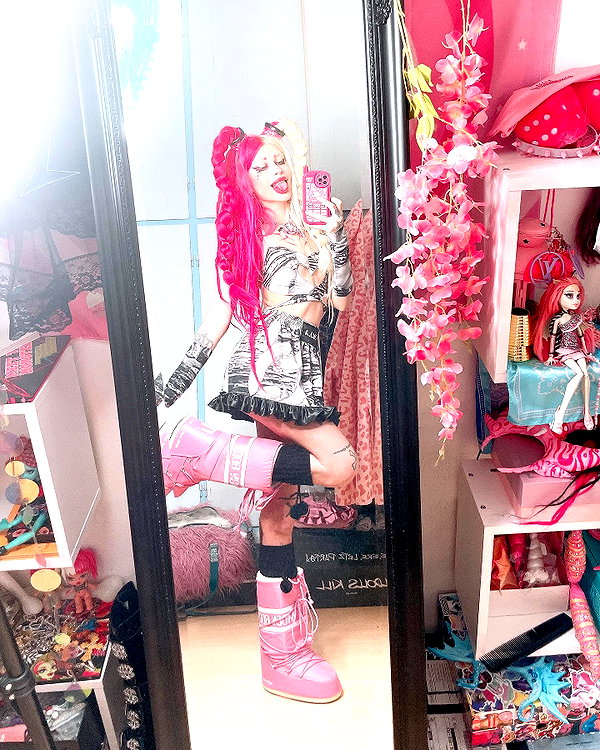 kriiizellda instagram image archive image