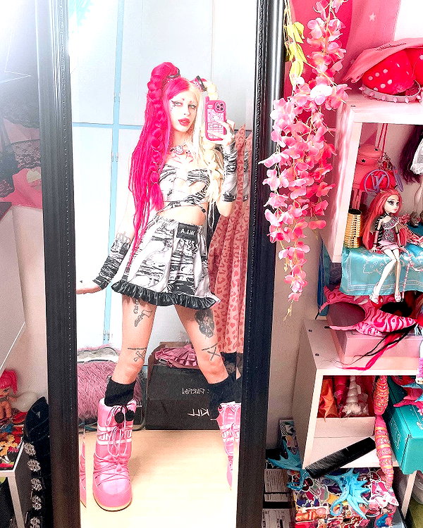 kriiizellda instagram image archive image