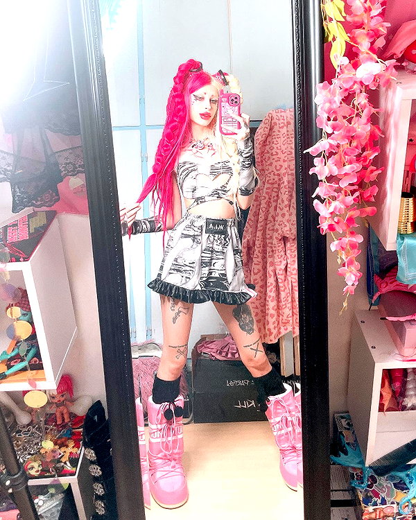 kriiizellda instagram image archive image