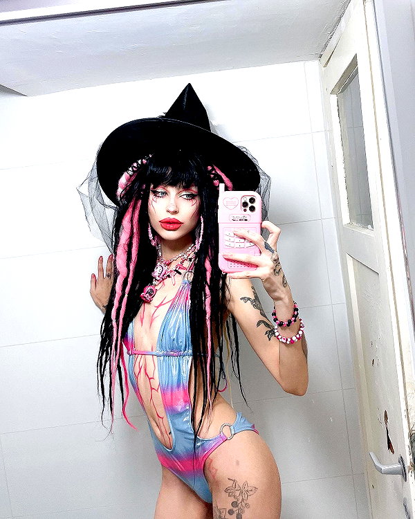 kriiizellda instagram image archive image
