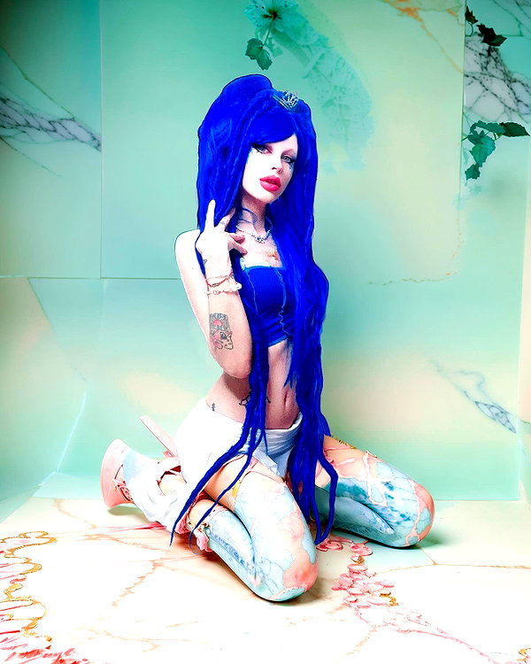 kriiizellda instagram image archive image