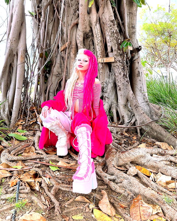 kriiizellda instagram image archive image