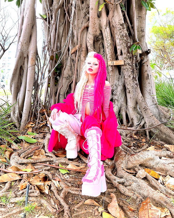 kriiizellda instagram image archive image