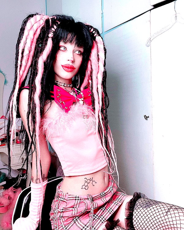 kriiizellda instagram image archive image