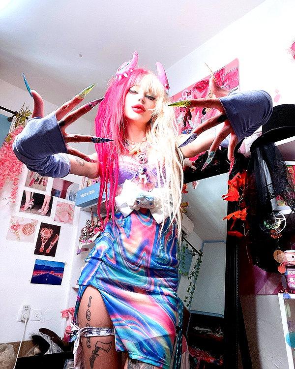 kriiizellda instagram image archive image