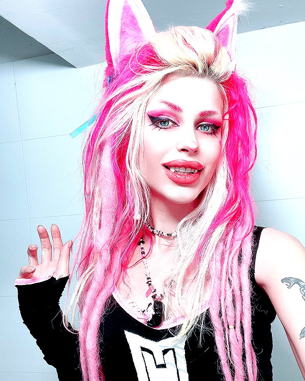 kriiizellda instagram image archive image