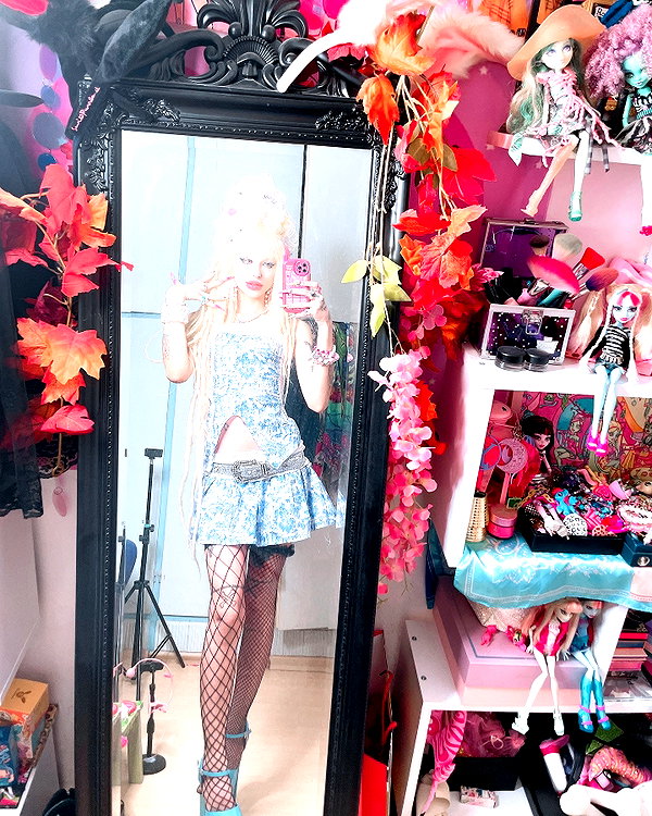 kriiizellda instagram image archive image