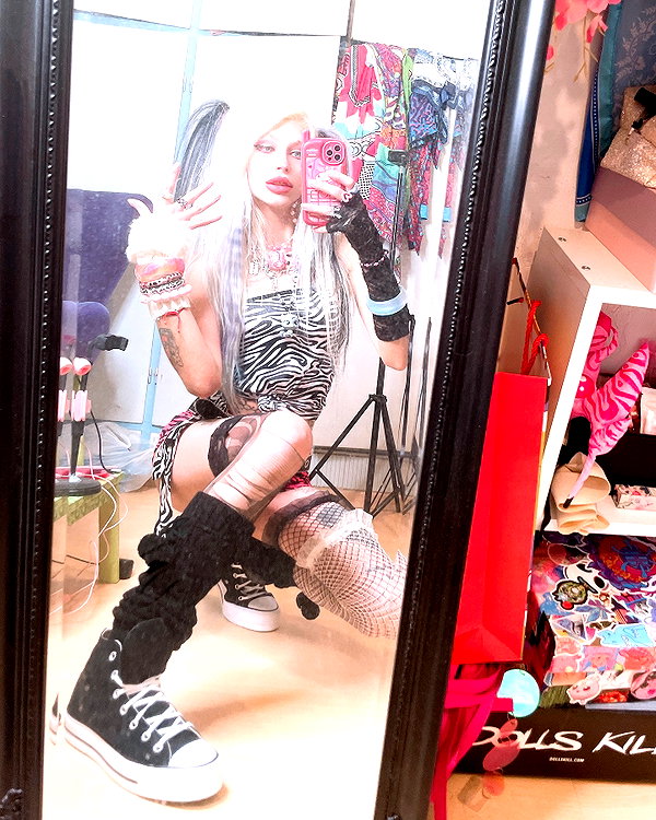 kriiizellda instagram image archive image