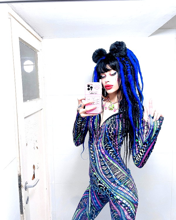 kriiizellda instagram image archive image