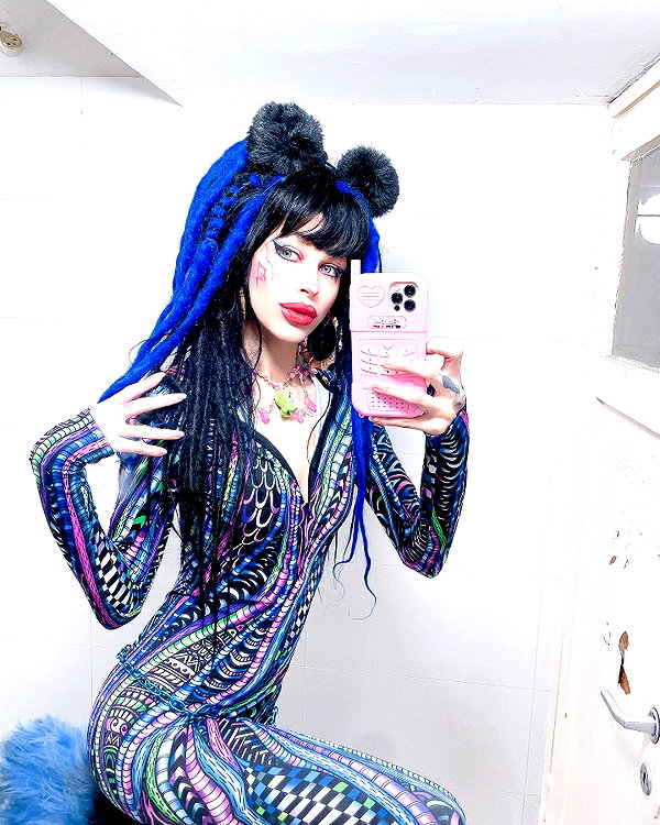 kriiizellda instagram image archive image