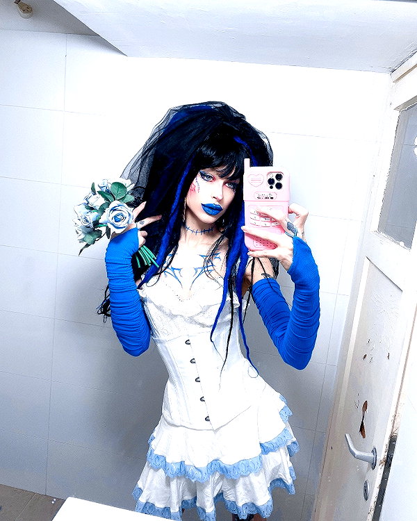kriiizellda instagram image archive image