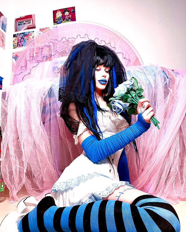kriiizellda instagram image archive image