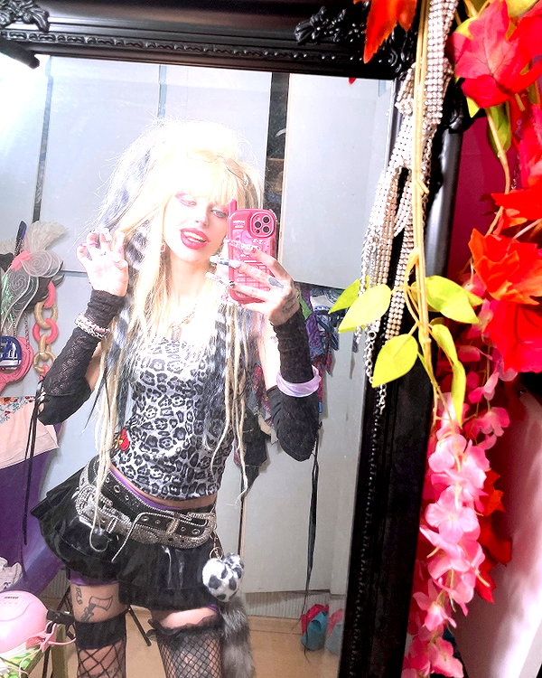 kriiizellda instagram image archive image