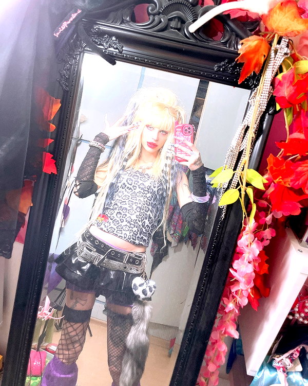 kriiizellda instagram image archive image