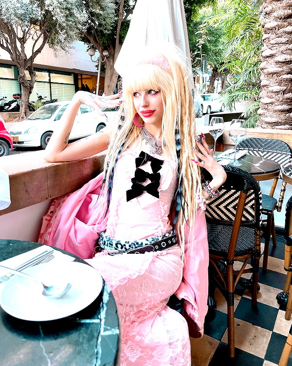 kriiizellda instagram image archive image