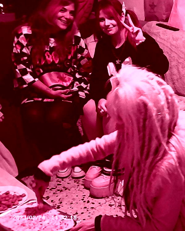 kriiizellda instagram image archive image